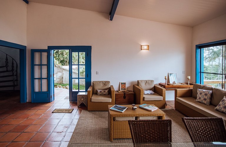 CASA À VENDA EM FRENTE À PRAIA DA SIRIÚBA | ILHABELA