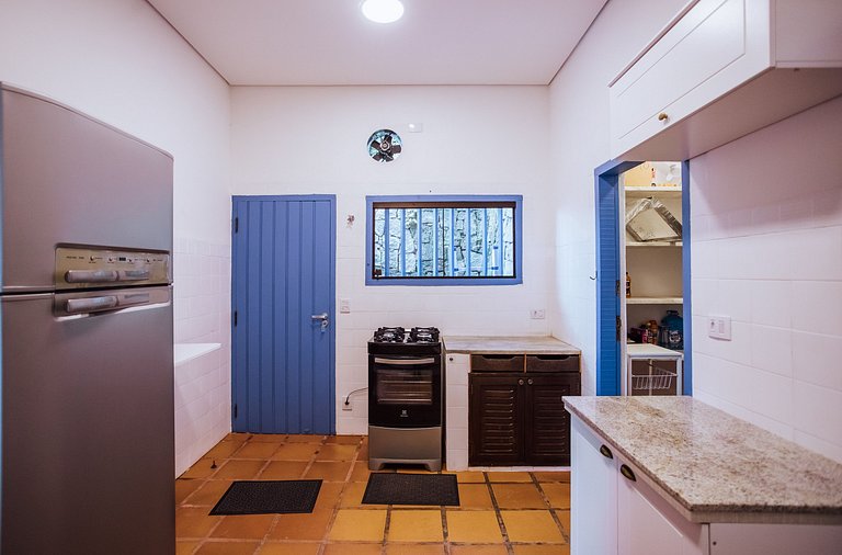 CASA À VENDA EM FRENTE À PRAIA DA SIRIÚBA | ILHABELA