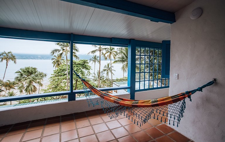 CASA À VENDA EM FRENTE À PRAIA DA SIRIÚBA | ILHABELA