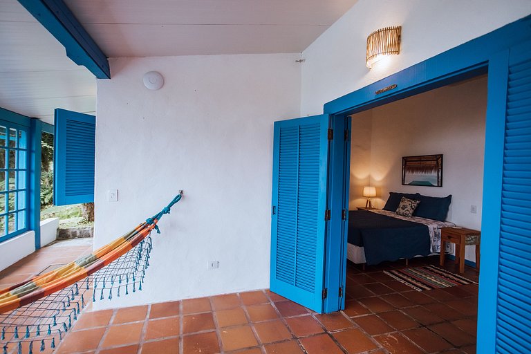 CASA À VENDA EM FRENTE À PRAIA DA SIRIÚBA | ILHABELA
