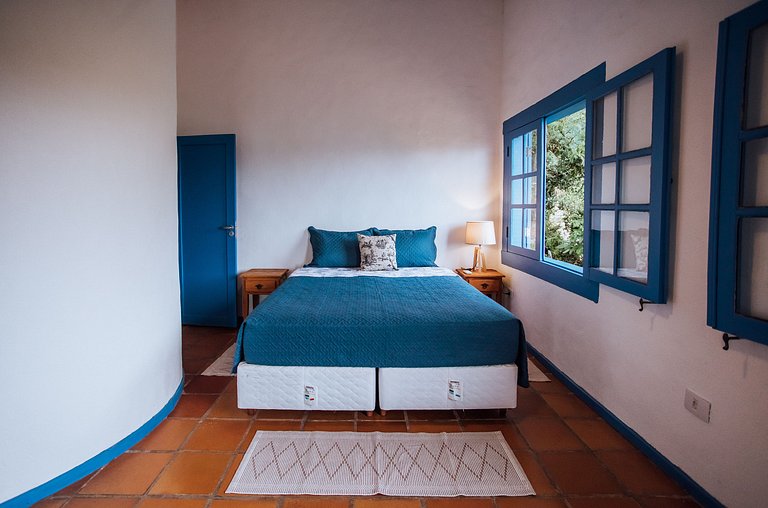 CASA À VENDA EM FRENTE À PRAIA DA SIRIÚBA | ILHABELA