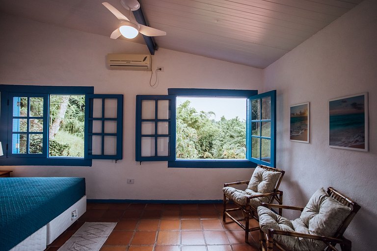 CASA À VENDA EM FRENTE À PRAIA DA SIRIÚBA | ILHABELA
