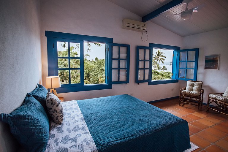 CASA À VENDA EM FRENTE À PRAIA DA SIRIÚBA | ILHABELA