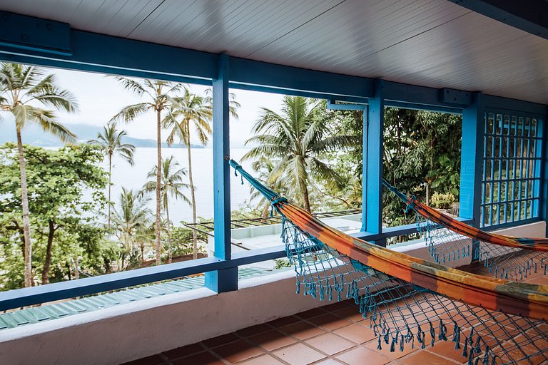 CASA À VENDA EM FRENTE À PRAIA DA SIRIÚBA | ILHABELA
