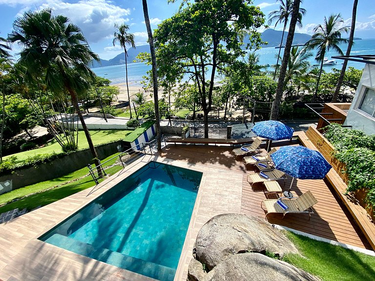 CASA À VENDA EM FRENTE À PRAIA DA SIRIÚBA | ILHABELA