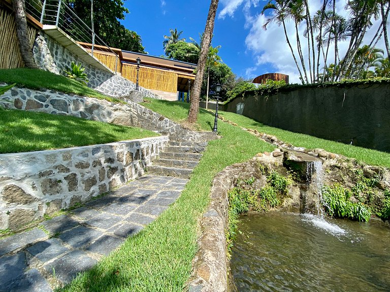 CASA À VENDA EM FRENTE À PRAIA DA SIRIÚBA | ILHABELA