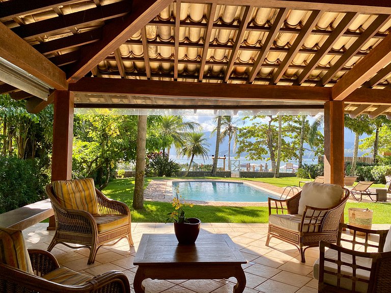 Casa pé na areia, piscina aquecida e área gourmet