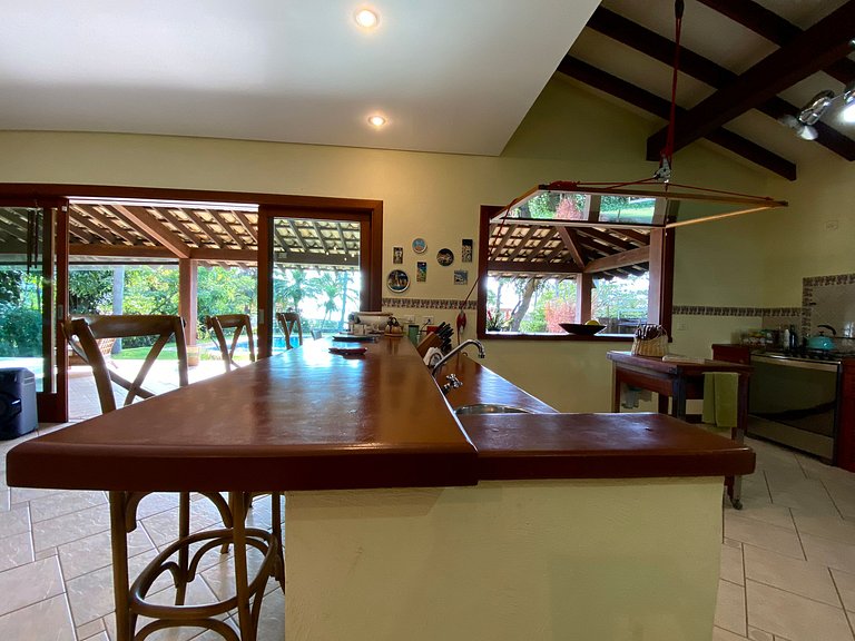 Casa pé na areia, piscina aquecida e área gourmet