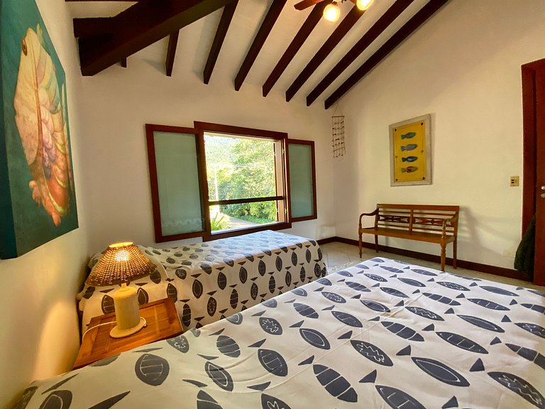 Casa pé na areia, piscina aquecida e área gourmet