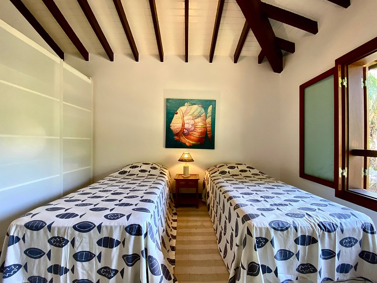 Casa pé na areia, piscina aquecida e área gourmet