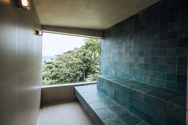 Casa Exclusiva em Condomínio Fechado – 6 Suítes | Piscina |