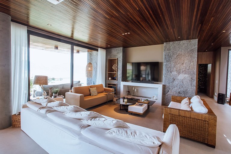 Casa em condomínio, piscina aquecida e espaço gourmet