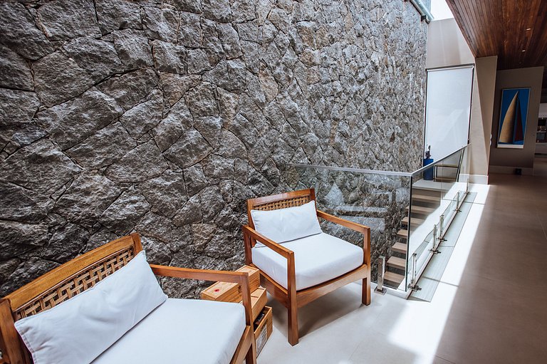 Luxo, piscina aquecida e vista a 5 minutos da Vila