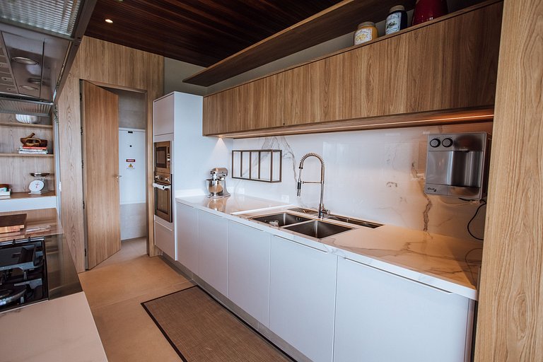 Casa em condomínio, piscina aquecida e espaço gourmet