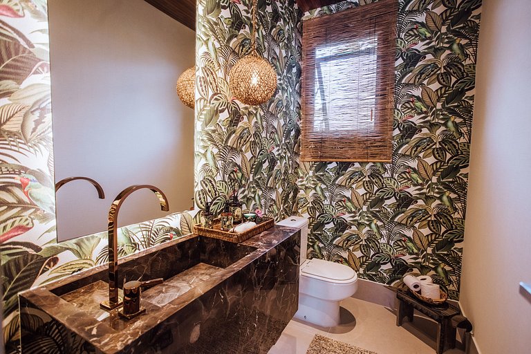Casa em condomínio, piscina aquecida e espaço gourmet