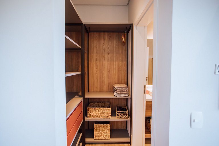 Casa Exclusiva em Condomínio Fechado – 6 Suítes | Piscina |