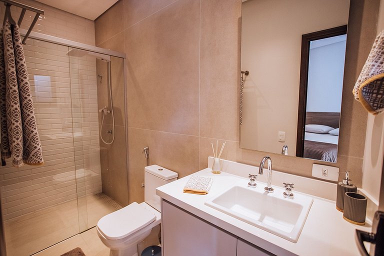 Casa Exclusiva em Condomínio Fechado – 6 Suítes | Piscina |