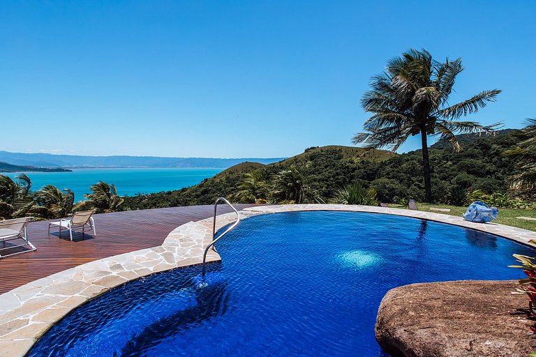 Piscina, espaço, conforto e vista incrível