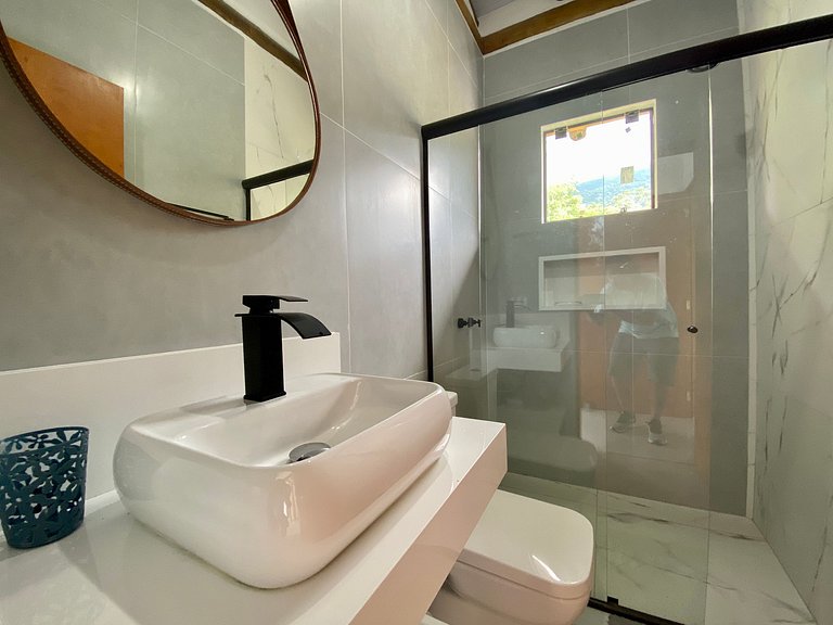 Casa incrível em condomínio - piscina e vista