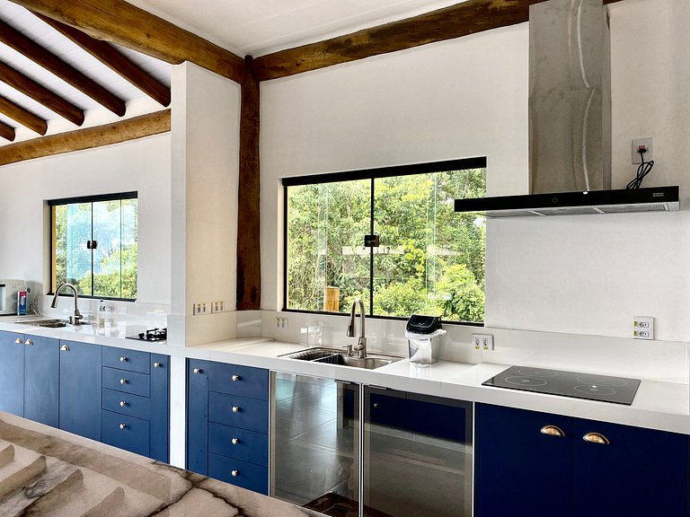 Casa incrível em condomínio - piscina e vista