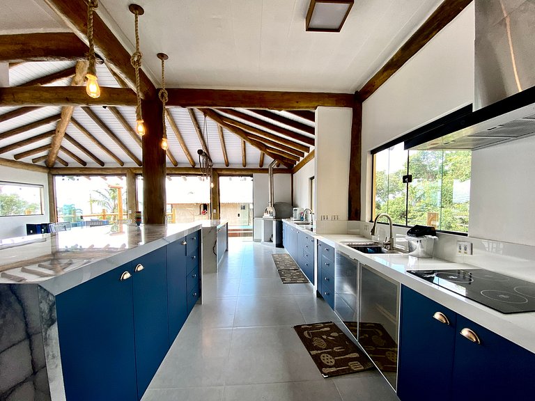 Casa incrível em condomínio - piscina e vista