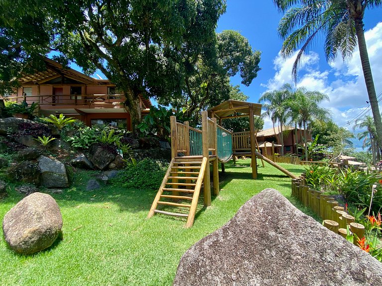 Casa incrível em condomínio - piscina e vista