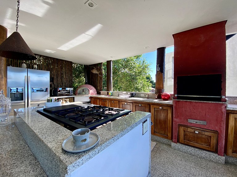 Vista deslumbrante, piscina e espaço gourmet