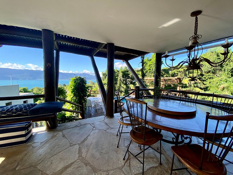 Vista deslumbrante, piscina e espaço gourmet