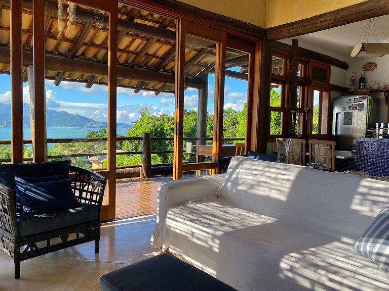 Vista deslumbrante, piscina e espaço gourmet