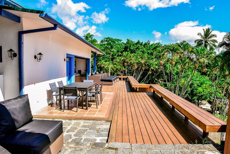 CASA À VENDA EM FRENTE À PRAIA DA SIRIÚBA | ILHABELA
