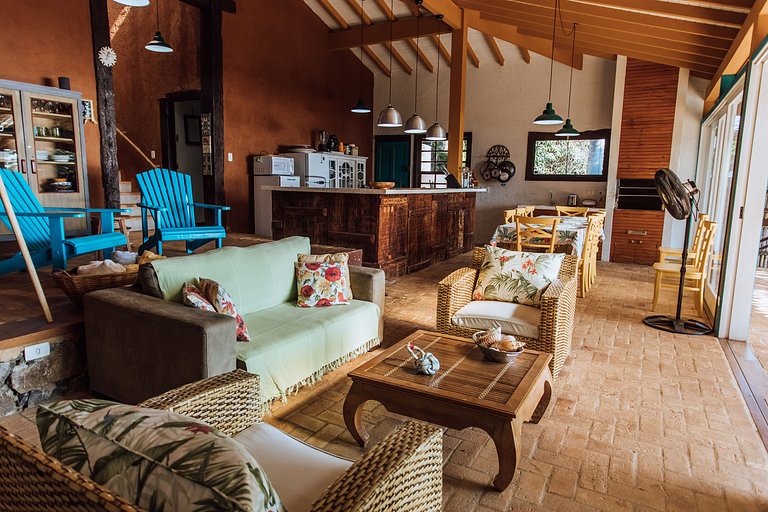 Piscina e jacuzzi aquecidas, sauna e linda vista!
