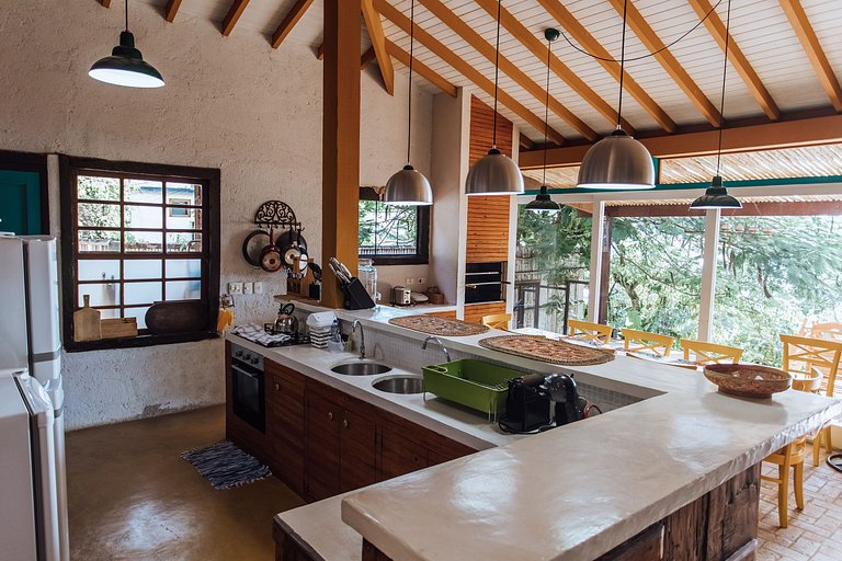 Piscina e jacuzzi aquecidas, sauna e linda vista!