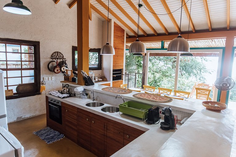 Piscina e jacuzzi aquecidas, sauna e linda vista!