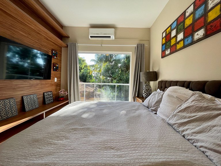 Casa com piscina, cinema, área jogos e vista mar