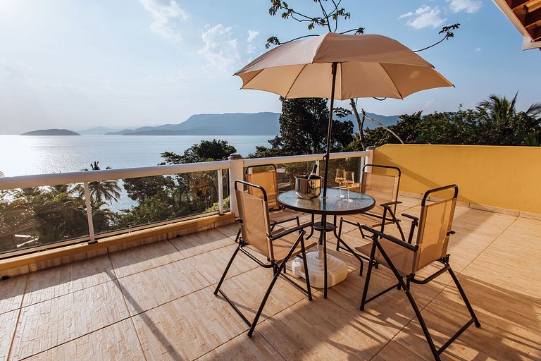 Costeira incrível, piscina, vista mar e sauna!