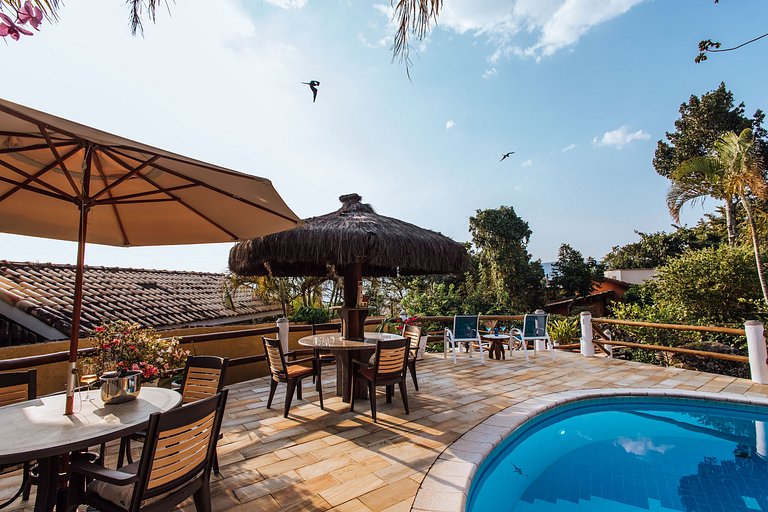 Costeira incrível, piscina, vista mar e sauna!