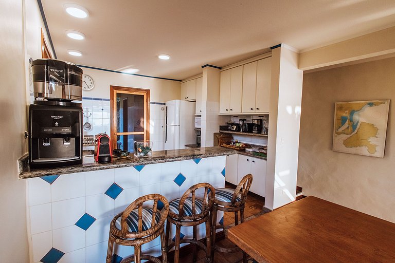 Condomínio, vista mar, sauna e piscina