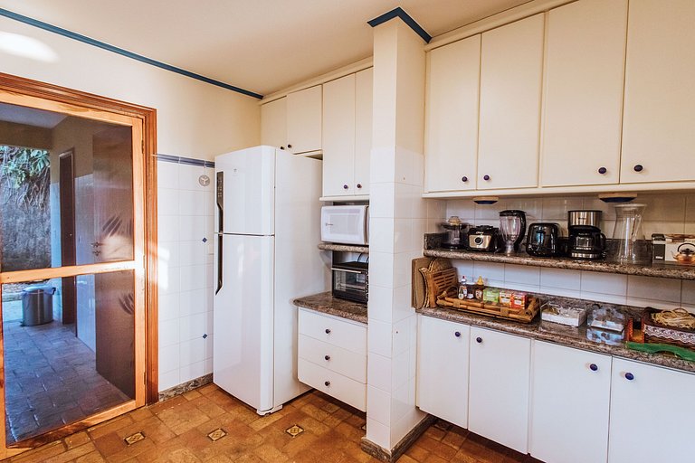 Condomínio, vista mar, sauna e piscina