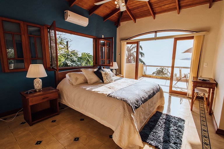 Costeira incrível, piscina, vista mar e sauna!