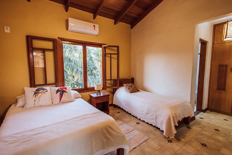 Costeira incrível, piscina, vista mar e sauna!
