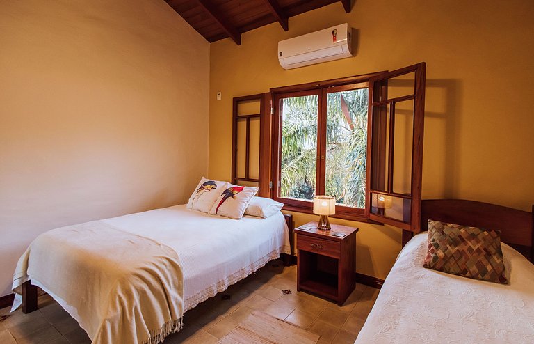 Condomínio, vista mar, sauna e piscina