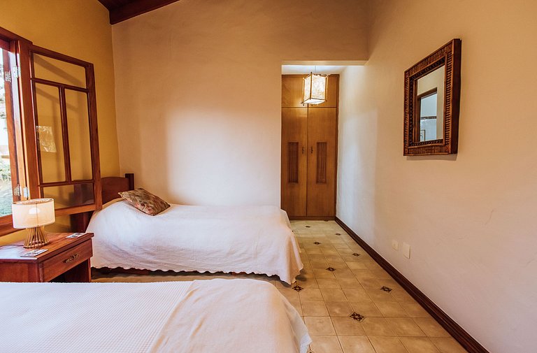 Costeira incrível, piscina, vista mar e sauna!