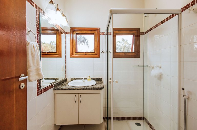 Costeira incrível, piscina, vista mar e sauna!