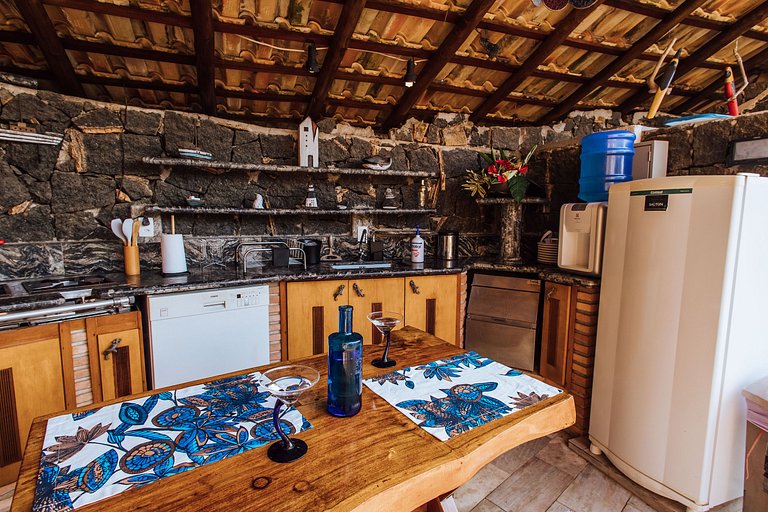 Condomínio, vista mar, sauna e piscina