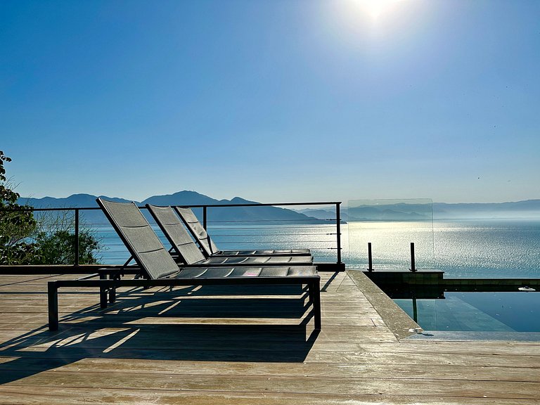 Próxima à Praia da Armação e Vila Salga