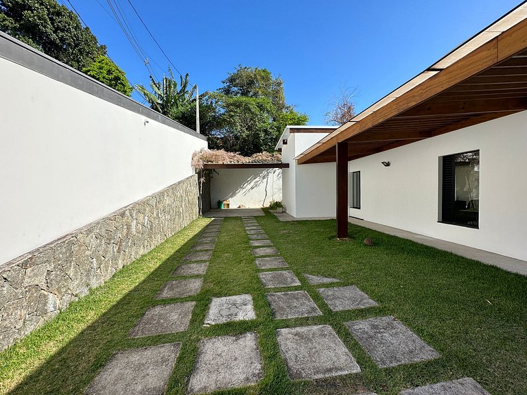 Próxima à Praia da Armação e Vila Salga