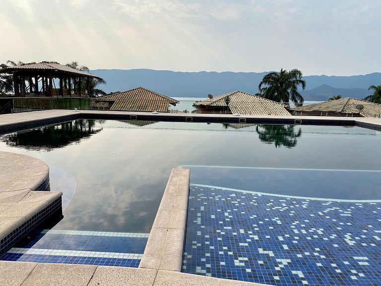 Conforto, piscina e churrasqueira - Ilhagreens
