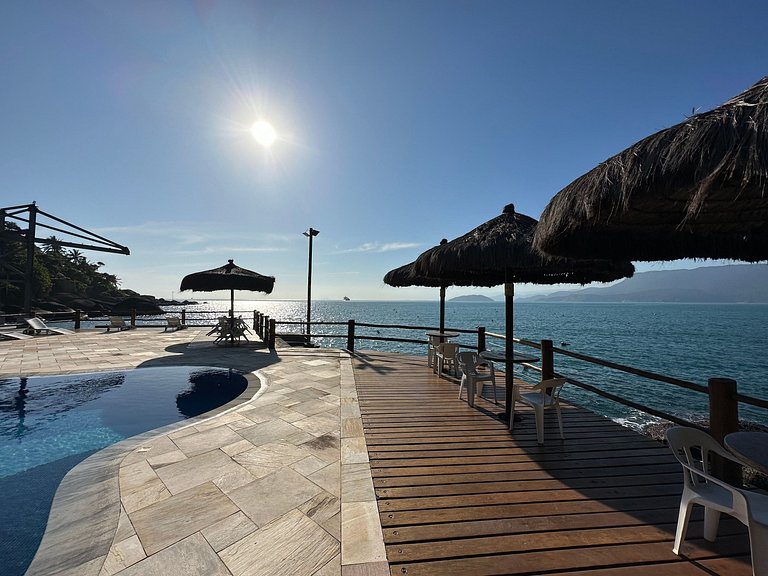 Condomínio, vista mar, sauna e piscina