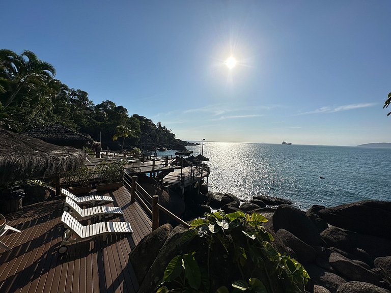 Costeira incrível, piscina, vista mar e sauna!