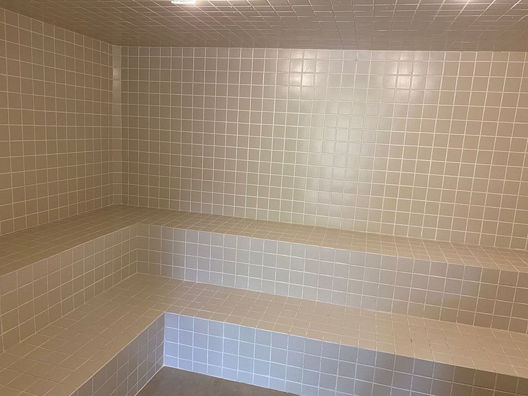 Luxo, piscina e vista para o mar